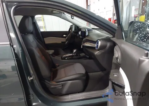 2025 Chevrolet Trax Fwd Lt from USA, damaged, VIN KL77LHEP9SC074025